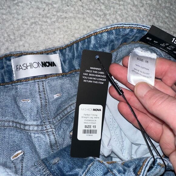 Fashion Nova Size 15 Perfect Timing Straight Leg Jeans Distressed NWT - Picture 3 of 7